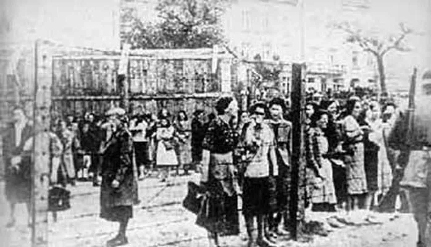 Snímek z lvovského židovského ghetta.